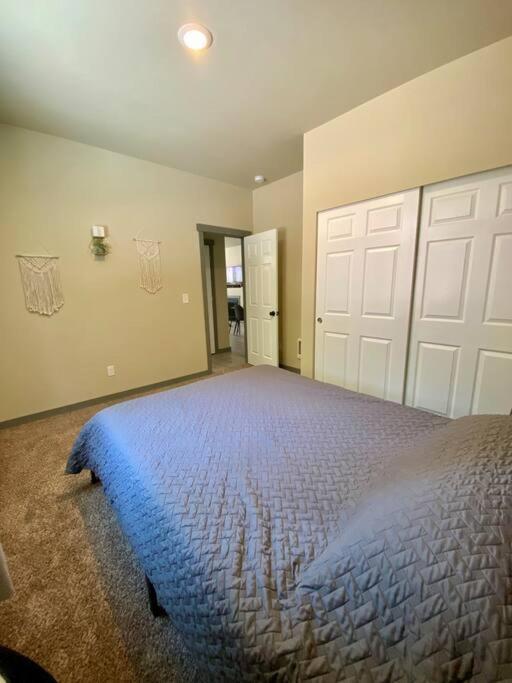 New Modern Cabin! 5Mi To Mt Rainier National Park! Hot Tub & Wifi Ashford Luaran gambar