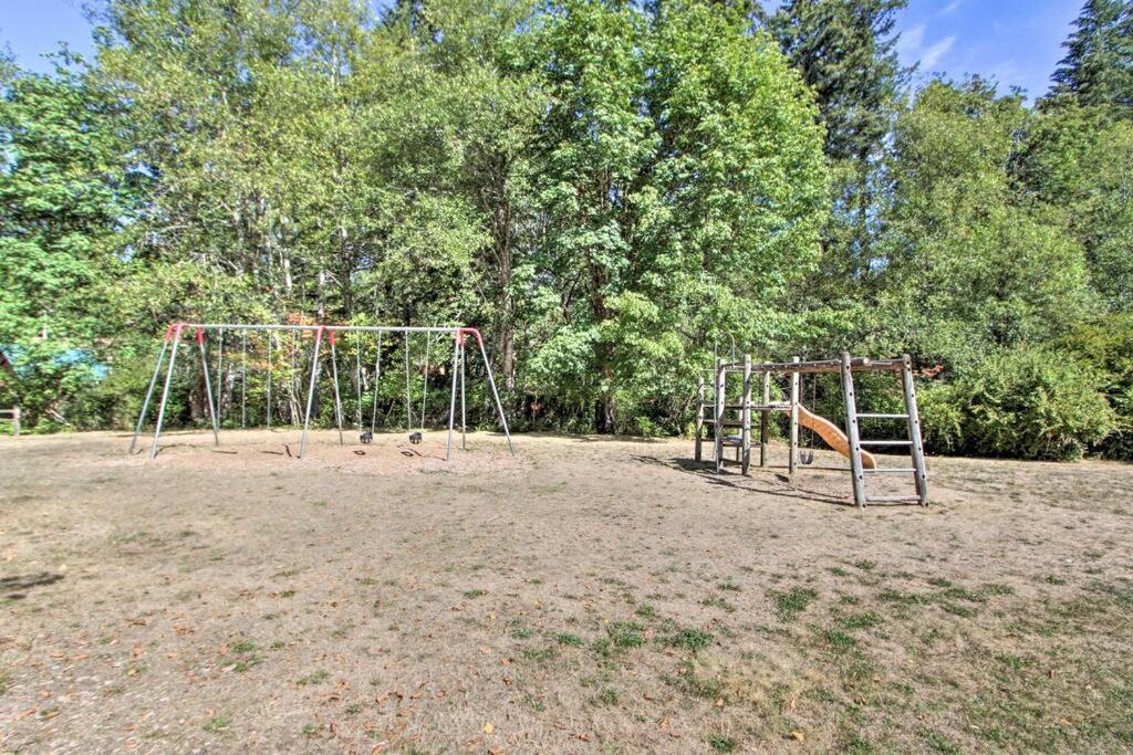 New Modern Cabin! 5Mi To Mt Rainier National Park! Hot Tub & Wifi Ashford Luaran gambar