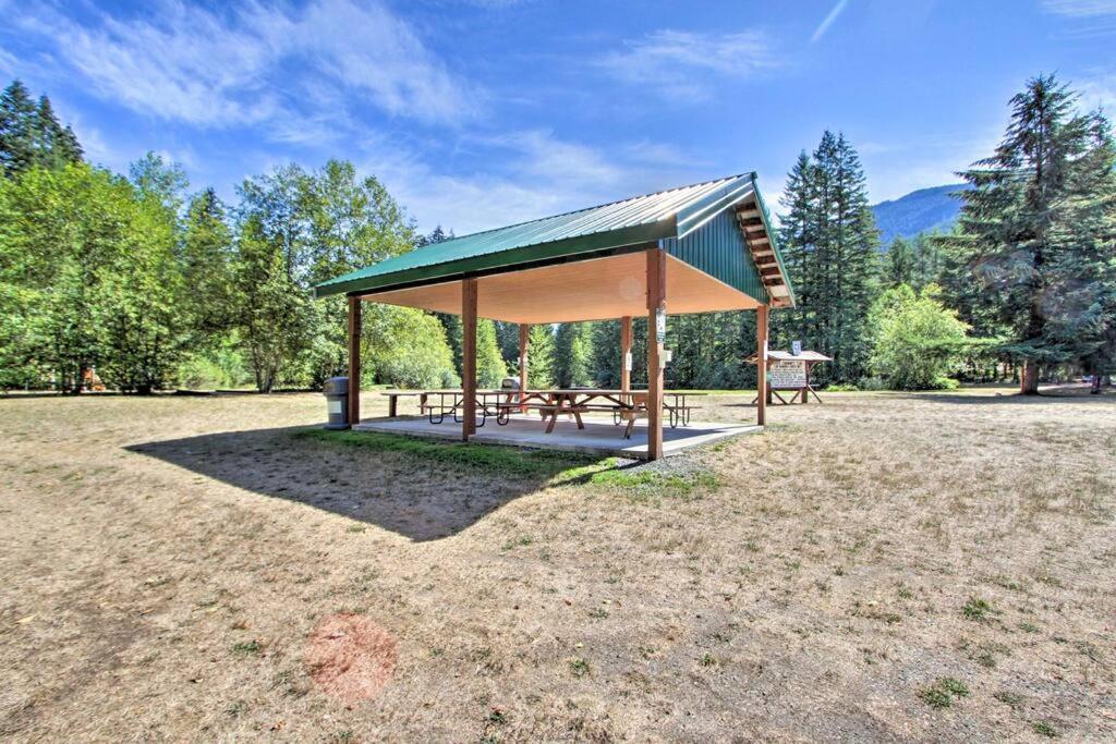 New Modern Cabin! 5Mi To Mt Rainier National Park! Hot Tub & Wifi Ashford Luaran gambar